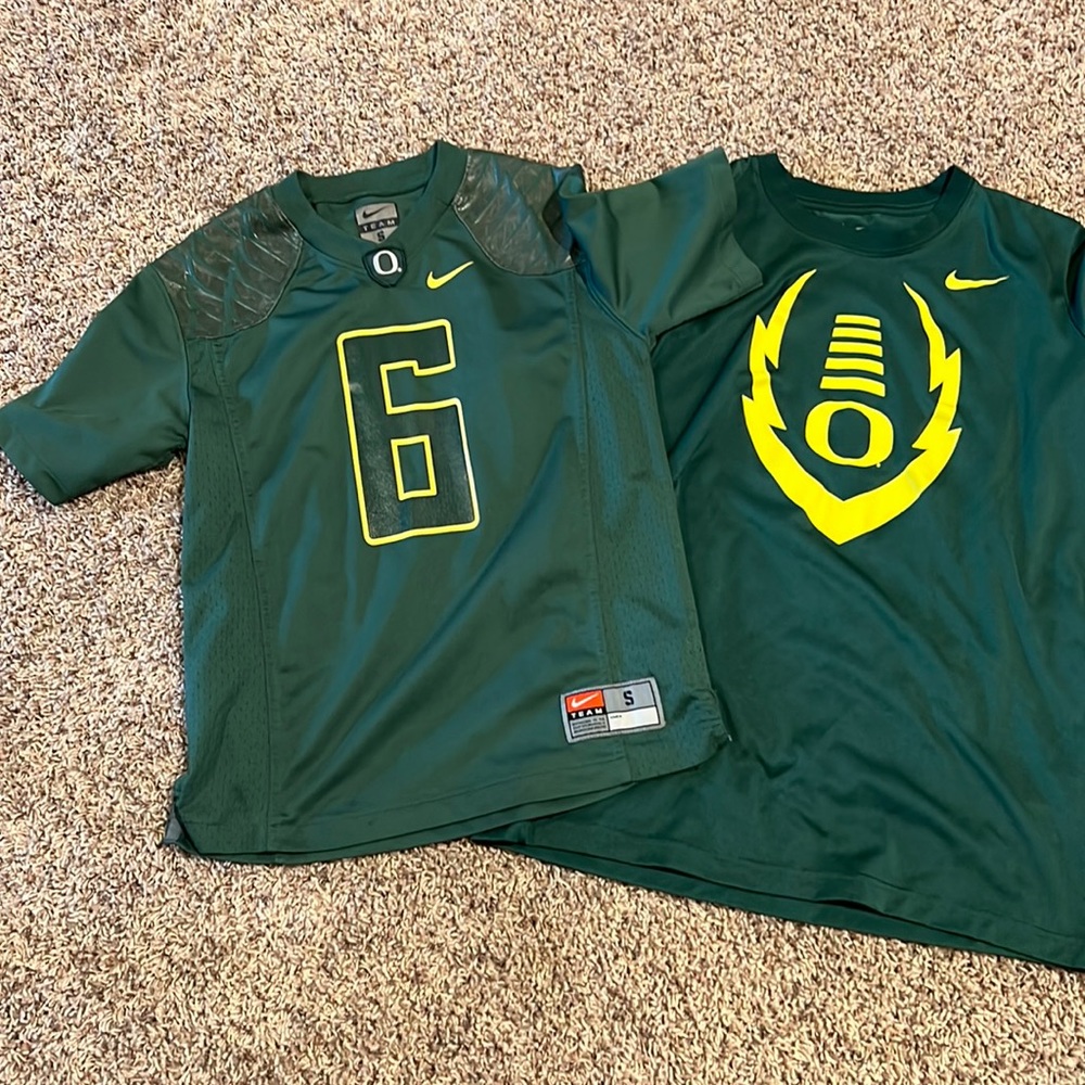 2 Nike Oregon Ducks jersey and shirt